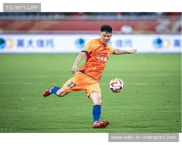 山东泰山祖马补防到位,关键卡位化解单刀